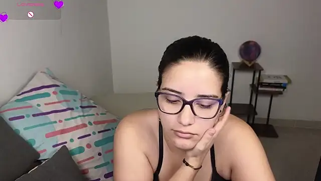 Snapshot of blue__moon_ chatting on April 14, 2026, 3:56 am blue moon online show from April 14, 2026, 3:56 am