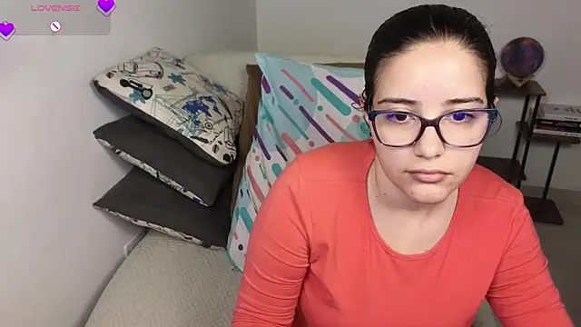 Snapshot of blue__moon_ chatting on April 15, 2026, 4:19 am blue moon online show from April 15, 2026, 4:19 am