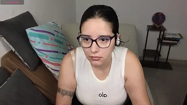 Snapshot of blue__moon_ chatting on April 26, 2026, 4:54 am blue moon online show from April 26, 2026, 4:54 am