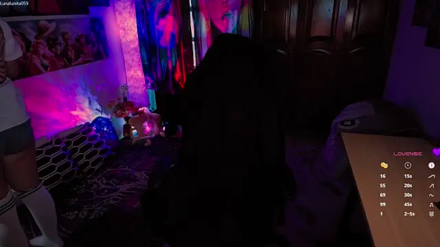 emma luna59 online show from April 14, 2026, 8:59 pm