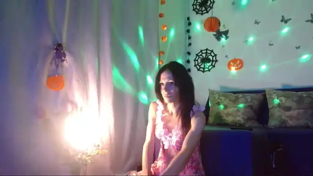 Snapshot of ElysaSun chatting on October 30, 2025, 6:19 pm ElysaSun online show from October 30, 2025, 6:19 pm