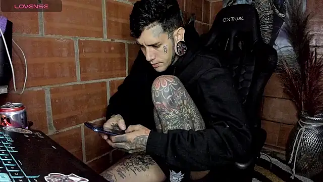 Snapshot of josh__ackerman chatting on February 15, 2025, 3:42 am josh ackerman online show from February 15, 2025, 3:42 am