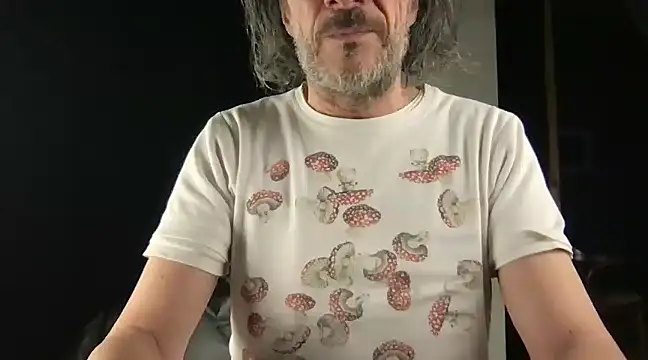 Snapshot of GioApri chatting on February 23, 2025, 11:47 pm GioApri online show from February 23, 2025, 11:47 pm