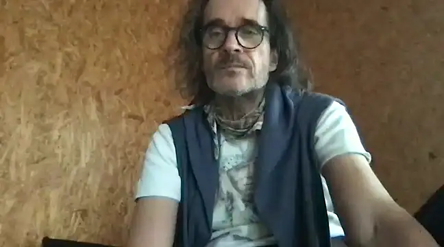 Snapshot of GioApri chatting on February 28, 2025, 3:15 pm GioApri online show from February 28, 2025, 3:15 pm