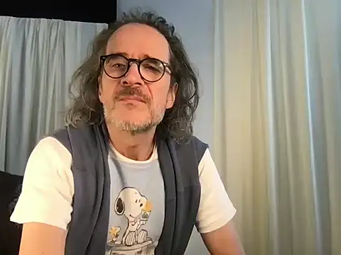 Snapshot of GioApri chatting on September 16, 2025, 9:10 am GioApri online show from September 16, 2025, 9:10 am