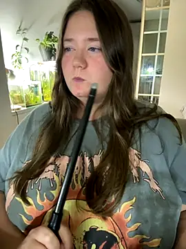 remirann  online show from October 10, 2025, 5:34 pm