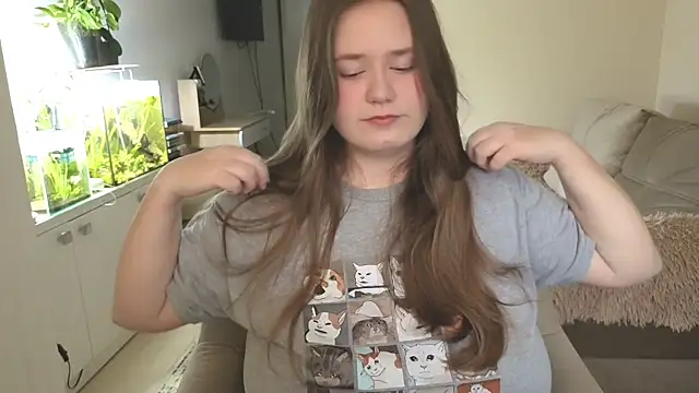 remirann  online show from December 4, 2025, 12:25 pm