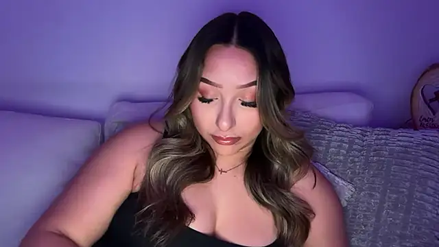 lustfulsmiles online show from April 7, 2026, 12:05 pm