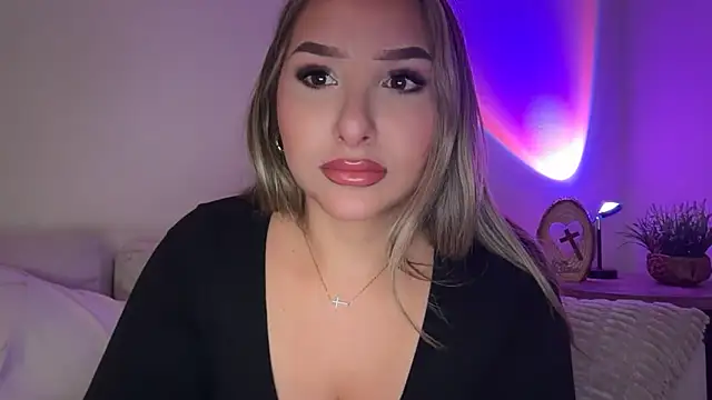 lustfulsmiles online show from April 30, 2026, 12:00 pm