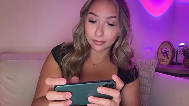 Snapshot of lustfulsmiles chatting on May 28, 2026, 12:02 pm lustfulsmiles online show from May 28, 2026, 12:02 pm