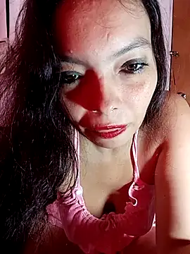 Melanymartinez105 online show from May 3, 2026, 6:14 pm