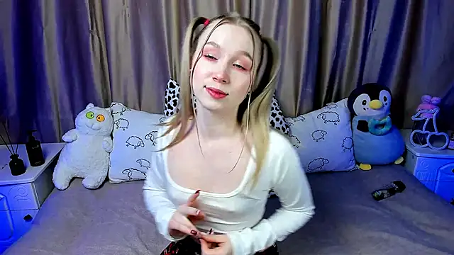 Snapshot of LilyStarlight chatting on January 12, 2025, 3:39 am LilyStarlight online show from January 12, 2025, 3:39 am