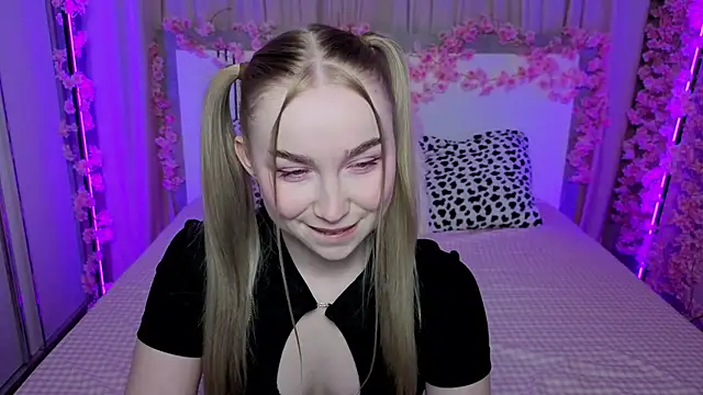 Snapshot of LilyStarlight chatting on April 6, 2026, 3:37 am LilyStarlight online show from April 6, 2026, 3:37 am