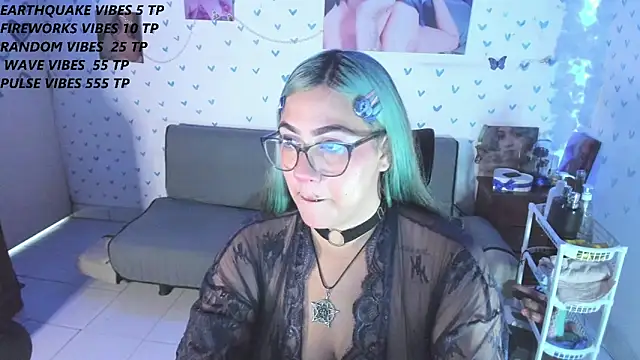 Snapshot of OnlyBluex chatting on January 14, 2025, 2:29 am OnlyBluex online show from January 14, 2025, 2:29 am