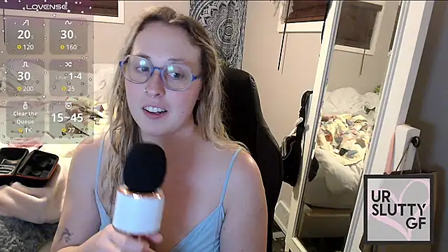 Snapshot of ursluttygf chatting on December 29, 2024, 3:22 am ursluttygf online show from December 29, 2024, 3:22 am