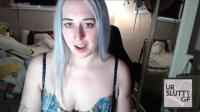 Snapshot of ursluttygf chatting on November 8, 2025, 10:08 pm ursluttygf online show from November 8, 2025, 10:08 pm