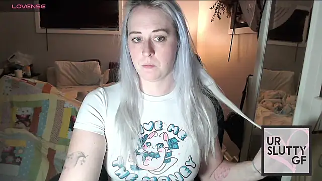 Snapshot of ursluttygf chatting on November 16, 2025, 2:28 am ursluttygf online show from November 16, 2025, 2:28 am