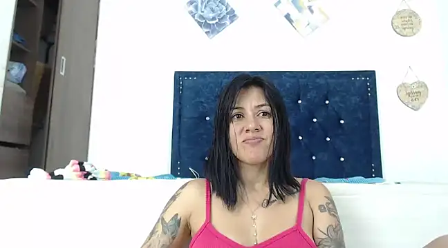 QueenSquirt  online show from January 25, 2025, 9:25 pm