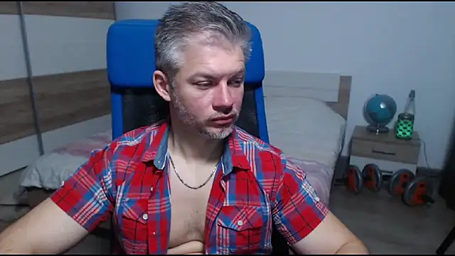 Snapshot of RobbyShawz chatting on November 19, 2025, 6:19 pm RobbyShawz online show from November 19, 2025, 6:19 pm