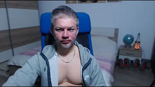 Snapshot of RobbyShawz chatting on November 25, 2025, 6:02 am RobbyShawz online show from November 25, 2025, 6:02 am