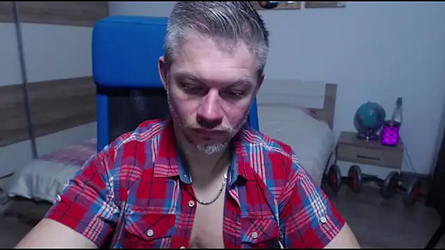 Snapshot of RobbyShawz chatting on December 19, 2025, 7:43 pm RobbyShawz online show from December 19, 2025, 7:43 pm