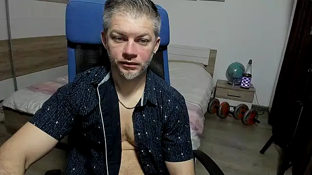 Snapshot of RobbyShawz chatting on February 17, 2026, 4:42 am RobbyShawz online show from February 17, 2026, 4:42 am