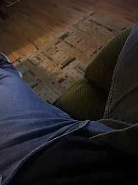 Snapshot of Cezar993 chatting on December 31, 2024, 6:02 pm Cezar993 online show from December 31, 2024, 6:02 pm