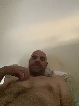 slim1976006 online show from August 3, 2026, 7:29 am