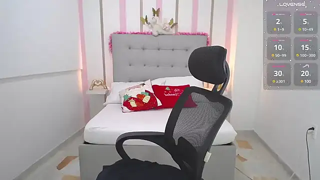 Snapshot of Anthonela_love_ chatting on December 17, 2024, 7:04 pm Anthonela love online show from December 17, 2024, 7:04 pm