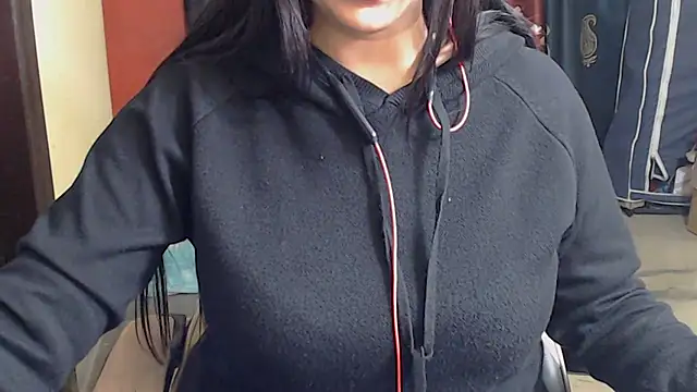 Naiaa-mylove online show from December 21, 2025, 10:11 am