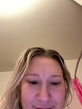 PiggyRose online show from January 5, 2026, 11:19 pm