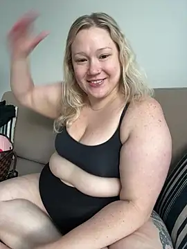PiggyRose online show from May 14, 2026, 6:37 pm