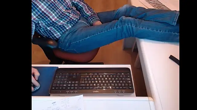 dutchpornking online show from March 5, 2025, 5:29 pm