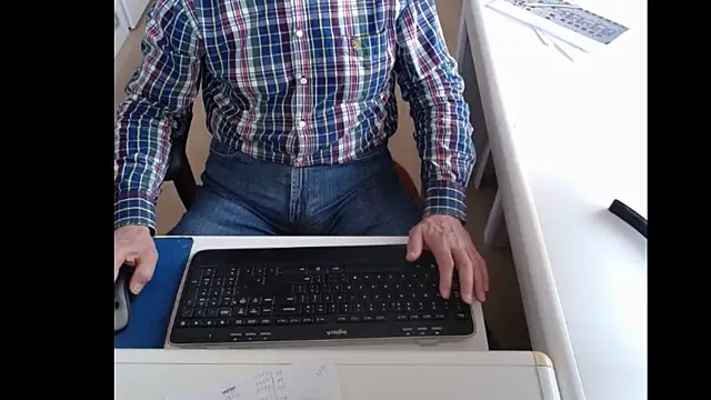 dutchpornking online show from March 6, 2025, 8:30 am