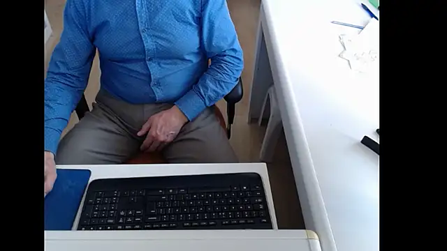 dutchpornking online show from November 12, 2025, 9:10 am