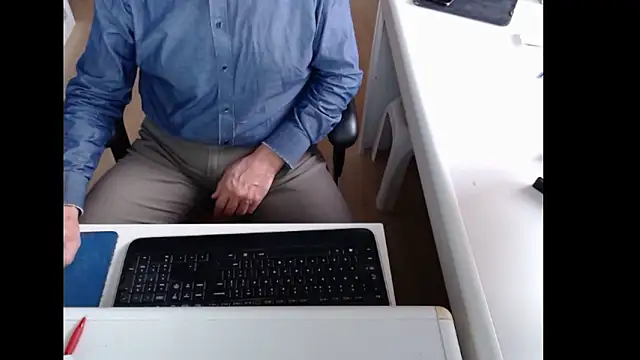 dutchpornking online show from February 1, 2026, 8:02 am