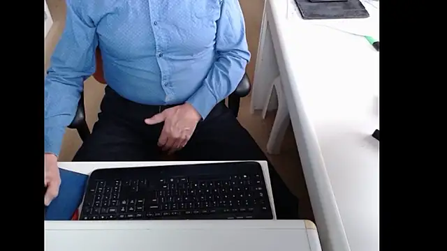 dutchpornking online show from February 19, 2026, 9:49 am