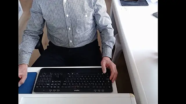 dutchpornking online show from March 19, 2026, 7:01 am