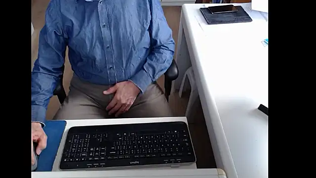 dutchpornking online show from March 25, 2026, 7:14 am