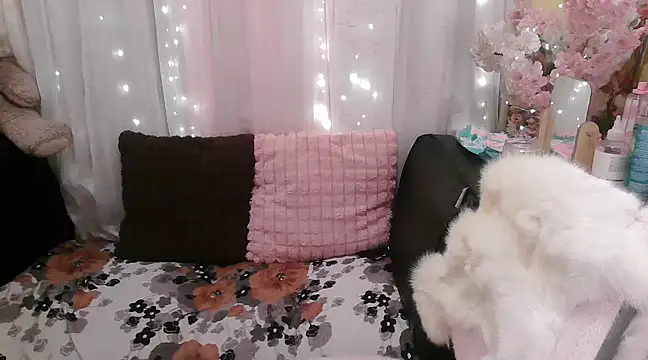 OhmyPinay online show from March 18, 2025, 2:04 am