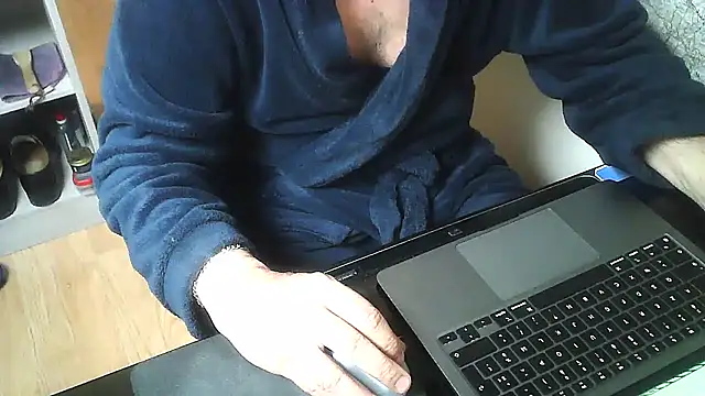 Snapshot of DUDURA@xh chatting on March 4, 2026, 7:58 am DUDURAxh online show from March 4, 2026, 7:58 am