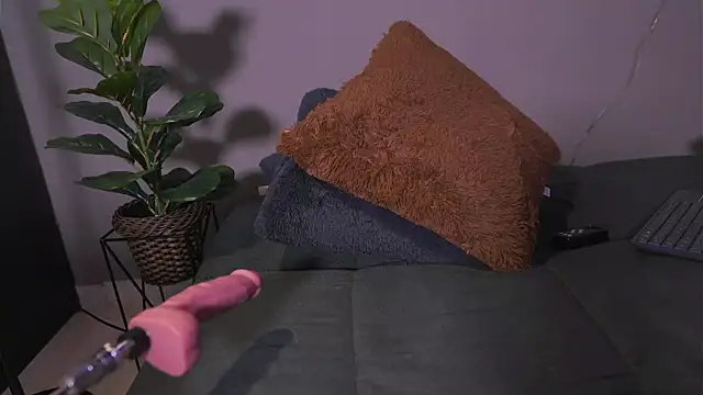 HannahEvanss online show from November 29, 2025, 7:39 pm