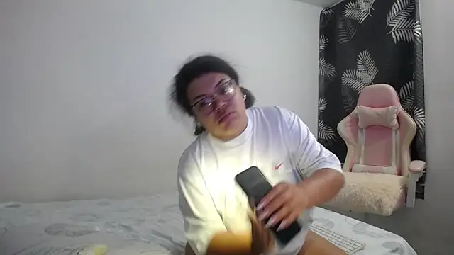 mabigomez00 online show from March 3, 2026, 9:15 am