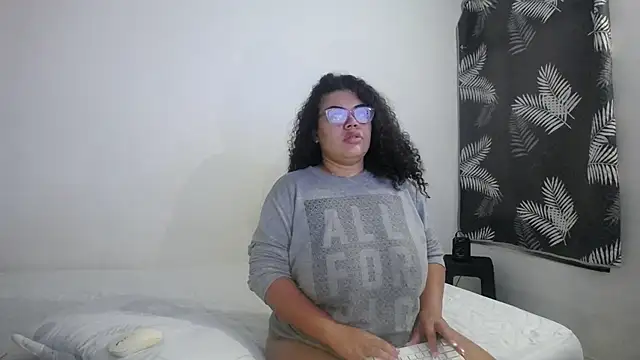 mabigomez00 online show from March 27, 2026, 9:10 am