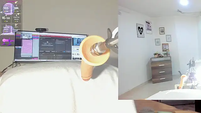 sofi velez online show from October 13, 2025, 5:24 pm