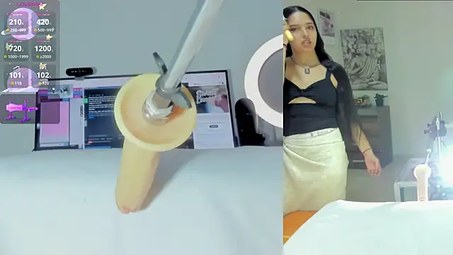 Snapshot of sofi_velez chatting on March 20, 2026, 5:07 pm sofi velez online show from March 20, 2026, 5:07 pm