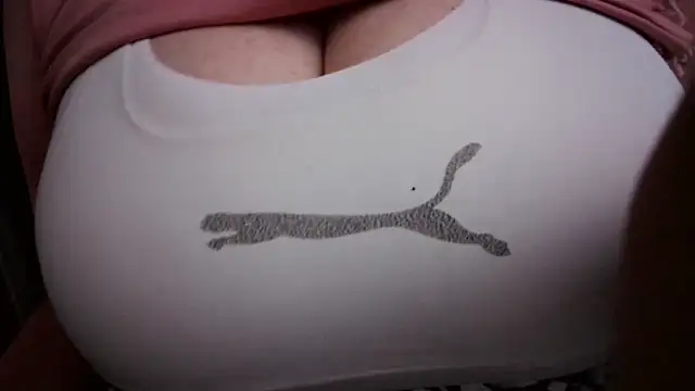 Snapshot of AnnyelinnaLove chatting on March 5, 2026, 6:53 am AnnyelinnaLove online show from March 5, 2026, 6:53 am