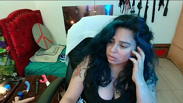 elektra 32 online show from February 17, 2025, 8:19 am