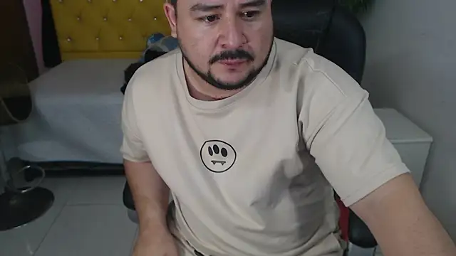 Snapshot of oso_dirty_ chatting on February 20, 2025, 5:40 pm oso dirty  online show from February 20, 2025, 5:40 pm