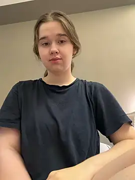 HornyGirlH online show from March 10, 2026, 3:11 am